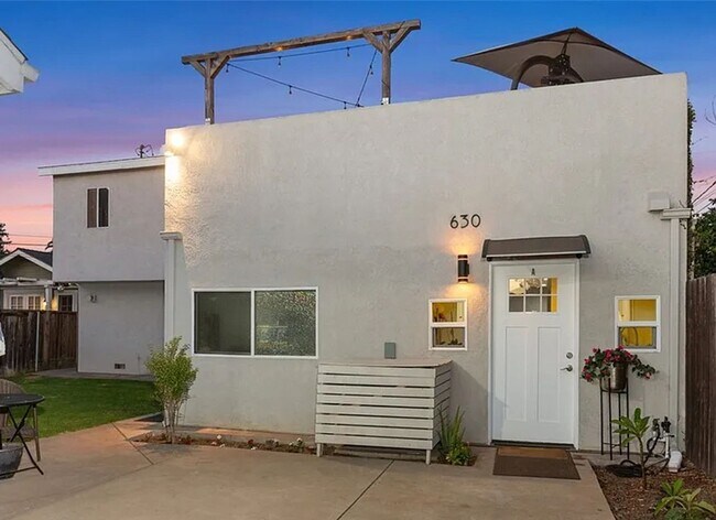 Foto del edificio - 2BD/1BA ADU Apartment in Belmont Heights