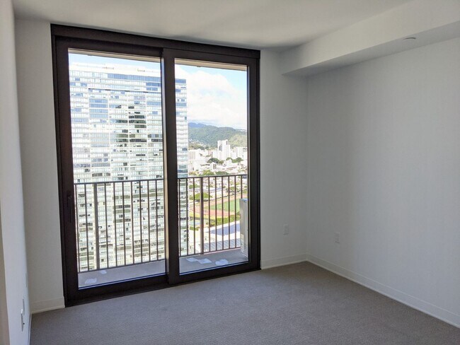 Building Photo - 2126