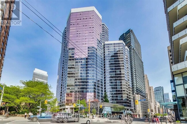 Building Photo - 801 Bay St.