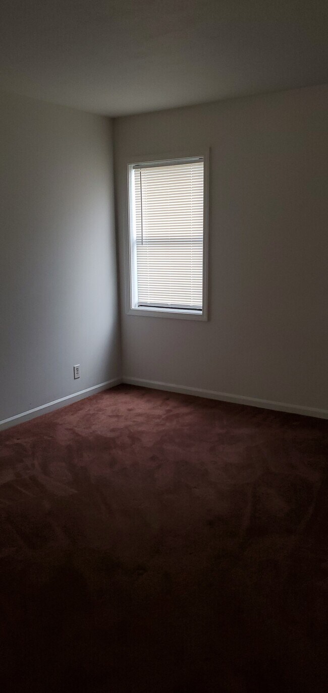 Bedroom - 801 Burcale Rd