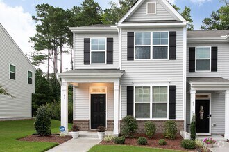 Building Photo - 102 Harvest Oaks Ln