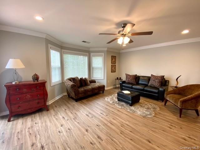 Foto del edificio - 327 Adams Way