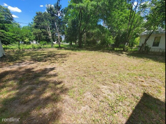 Building Photo - 3 br, 1 bath House - 1922 Oak Hill Ln