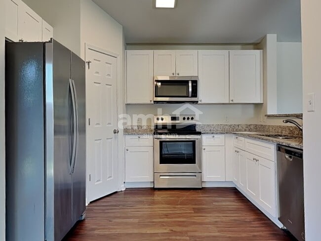 Foto del edificio - 132 Spring Lakes Dr