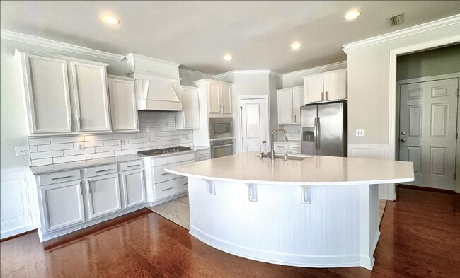 Foto del edificio - Charming 3-Bed End-Unit Townhome in Apex!