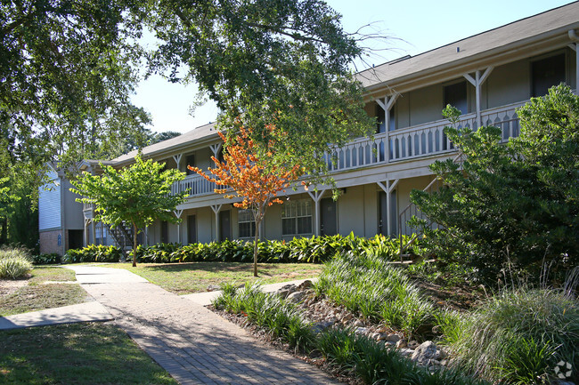 Building Photo - Aspen Run I and II