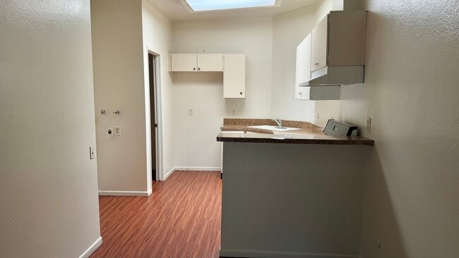 Foto del edificio - ? Just listed and won’t last long! 2 bed, 1.5 bath condo with private patio yard & in-unit washer...