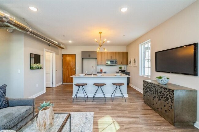 Foto del edificio - 450 SW 7th St