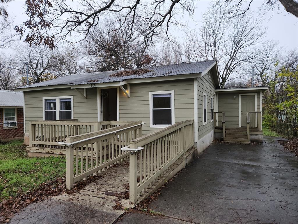 Primary Photo - 1708 Singleton Ave