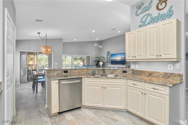 Building Photo - 8471 Southbridge Dr