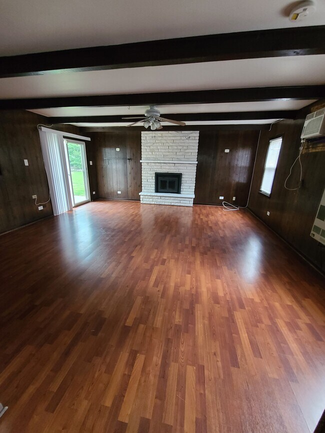 Building Photo - 9717 Melvina Ave