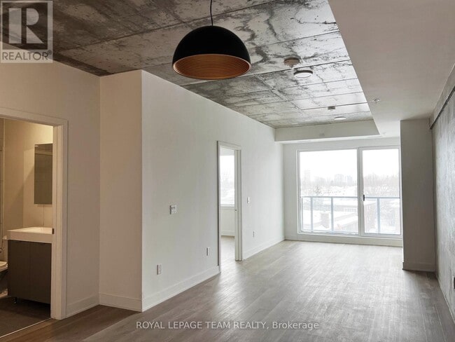 Building Photo - 1655 Carling Ave