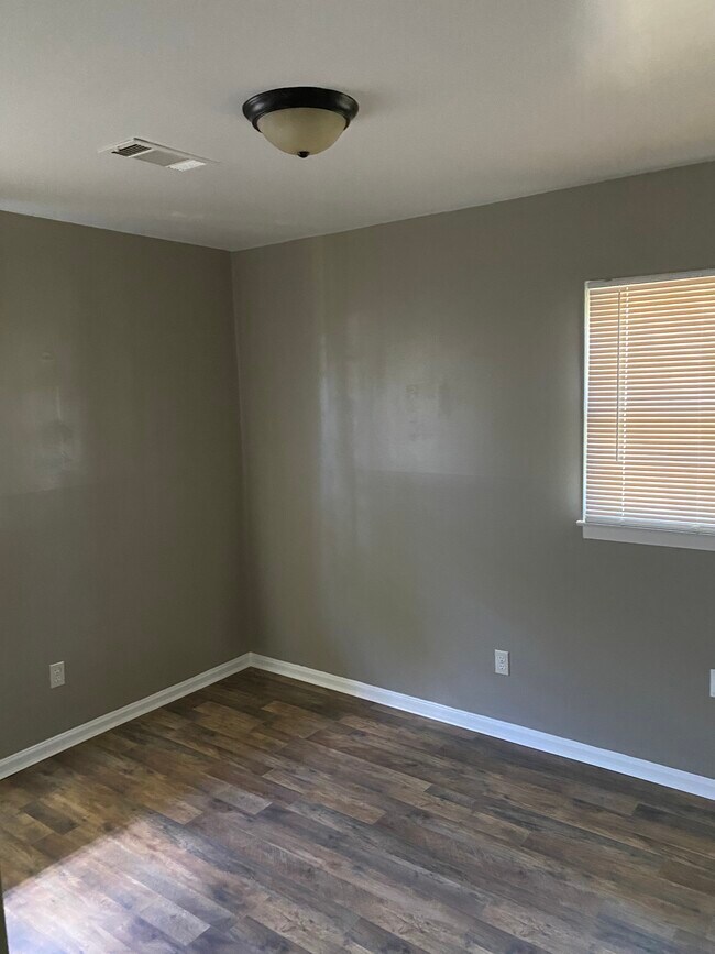 Foto del edificio - 3066 Tyler Rd