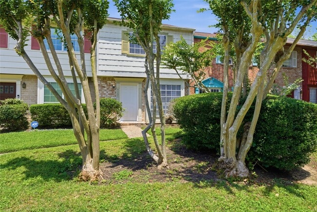 Foto del edificio - 8321 Nairn St