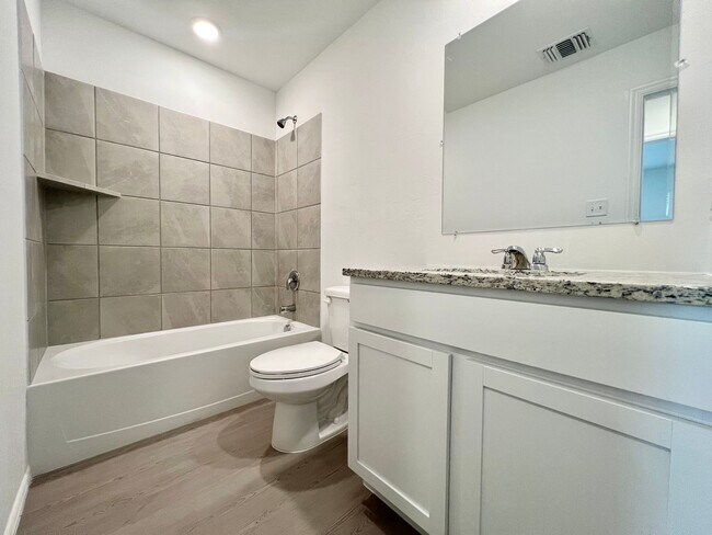 Foto del edificio - ?$500 OFF 1ST MONTH - Mustang School Distr...
