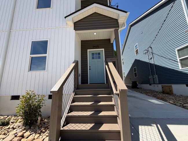 Building Photo - 3425 Garden Dr
