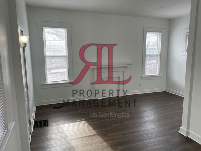 Building Photo - 346 Stewart Ave