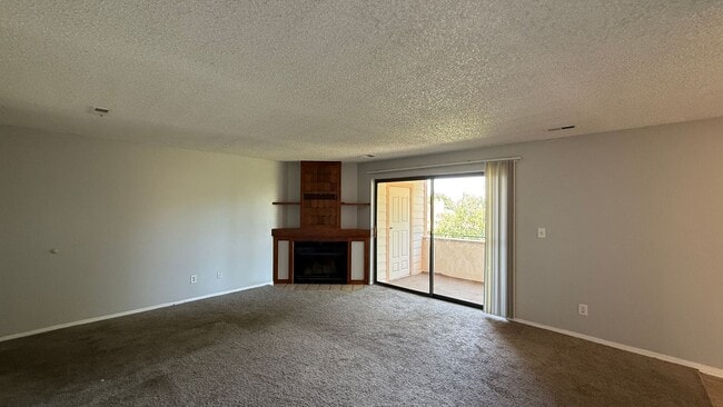 Building Photo - Spacious 2-bedroom Condo available in Aurora