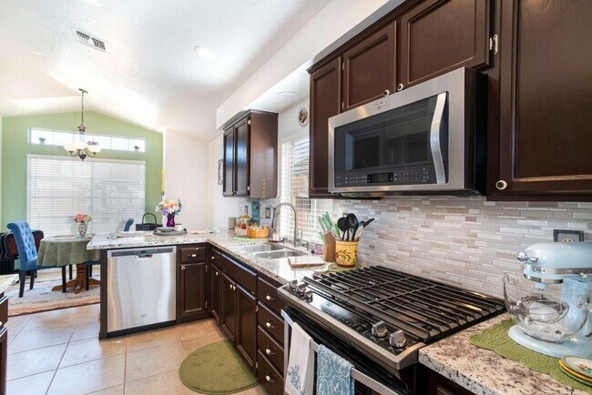 Foto del edificio - BEAUTIFUL HOME IN SACRAMENTO!!
