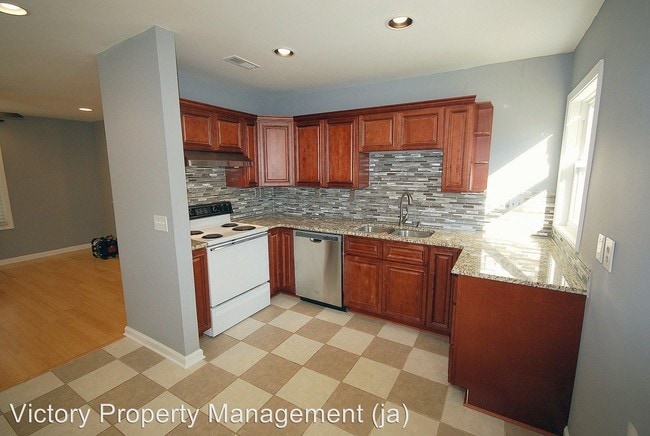Building Photo - 3 br, 2 bath House - 213 Sawmill Rd