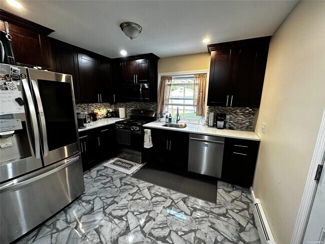 Foto del edificio - 74 Sharp St