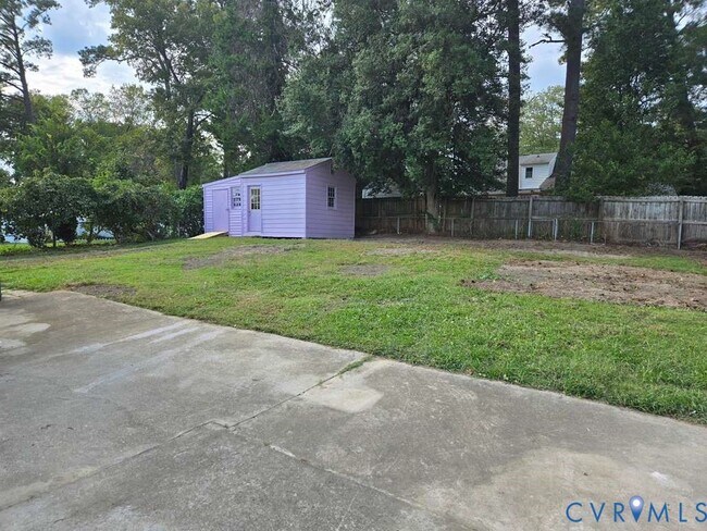 Building Photo - 2604 Sunnybrook Rd