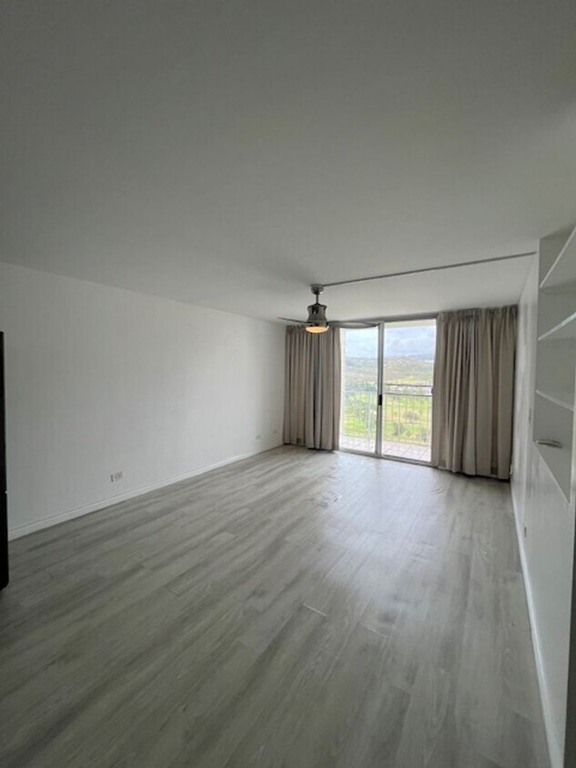 Foto principal - Greenwood 2 Bed/1.5 bath Apartment with 1 ...