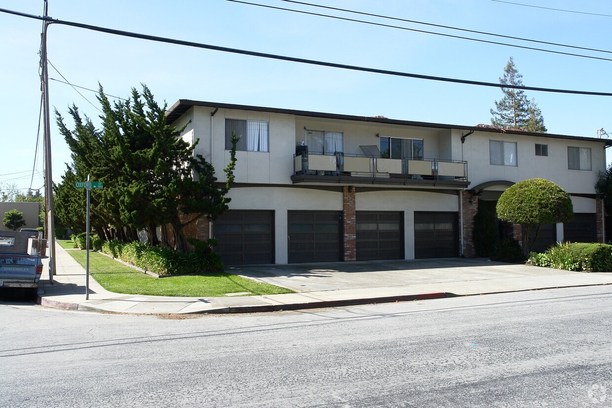 Foto del edificio - 950 Regent Ct