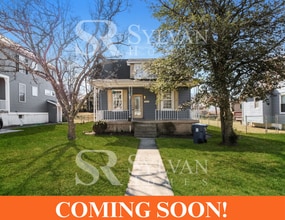 Building Photo - 2805 Roselawn Ave