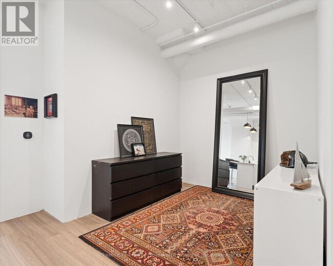 Photo du bâtiment - 120 Huron St