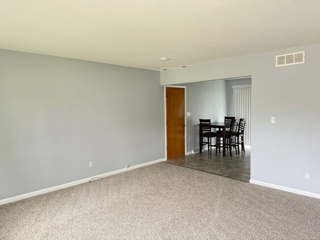 Foto del edificio - Extremely sharp 3 BR home in Normal