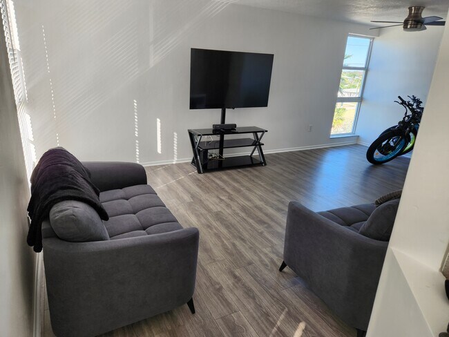 Foto del edificio - 4700 Ocean Beach Blvd