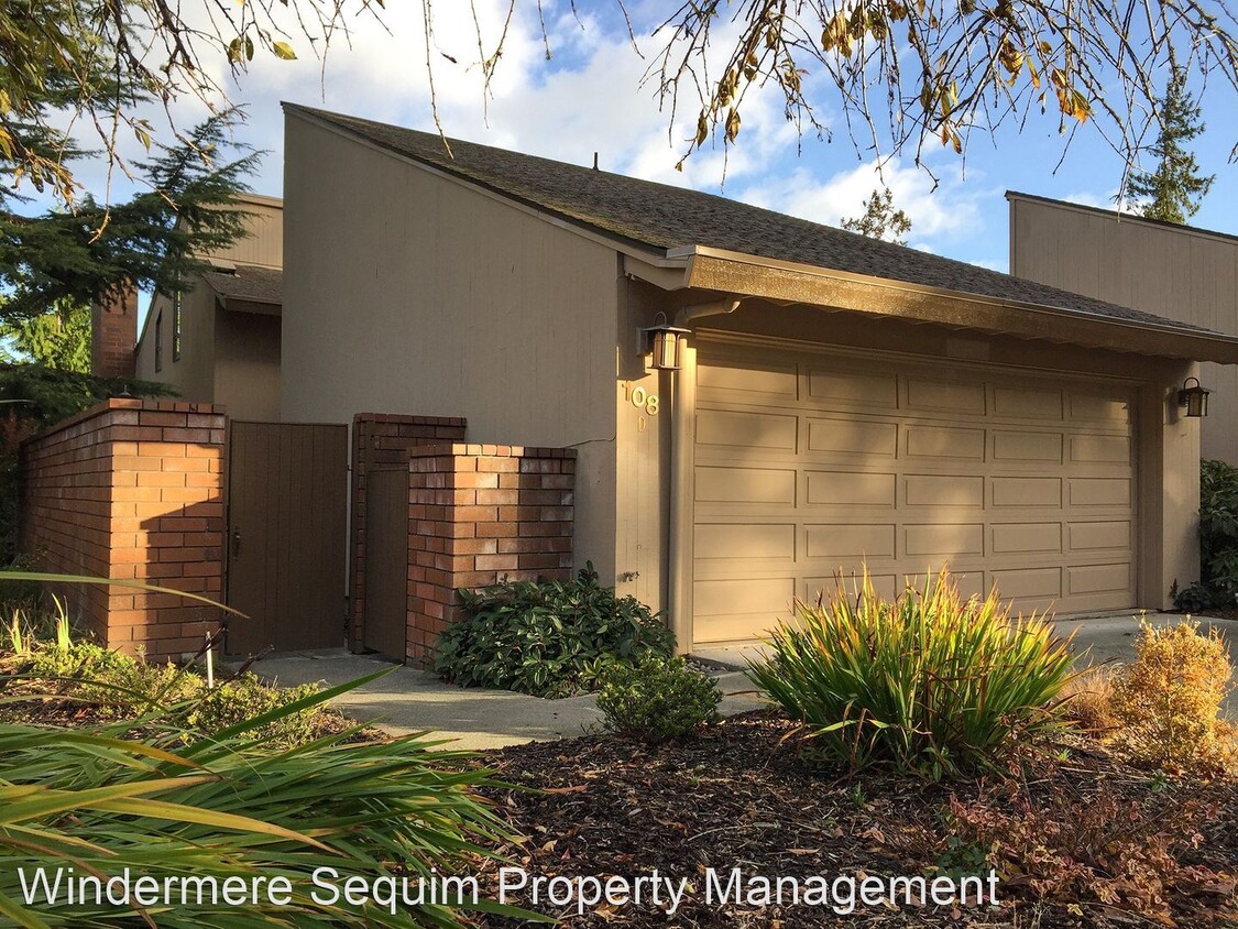 Foto principal - 2 br, 2 bath House - 108 Hilltop Dr . Unit D