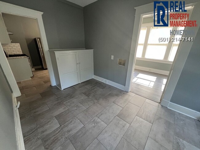 Building Photo - 3514 W Capitol Ave