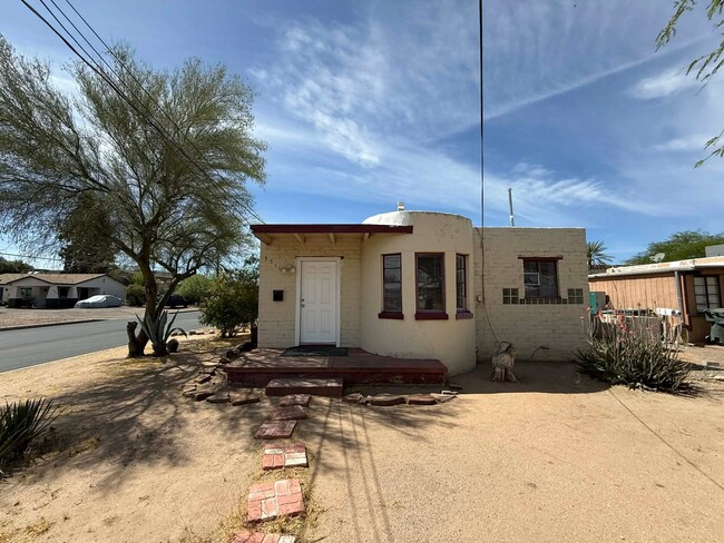 Building Photo - 3574 E Bellevue St