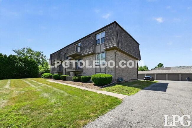 Foto del edificio - 801 Hilltop Ln