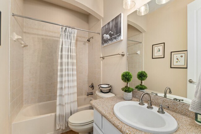 Foto del edificio - 8407 Iron Tree Ln