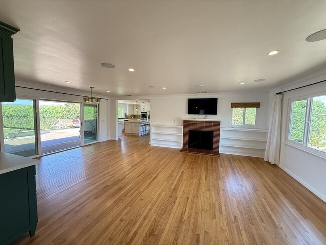 Building Photo - 1401 Forest Ave