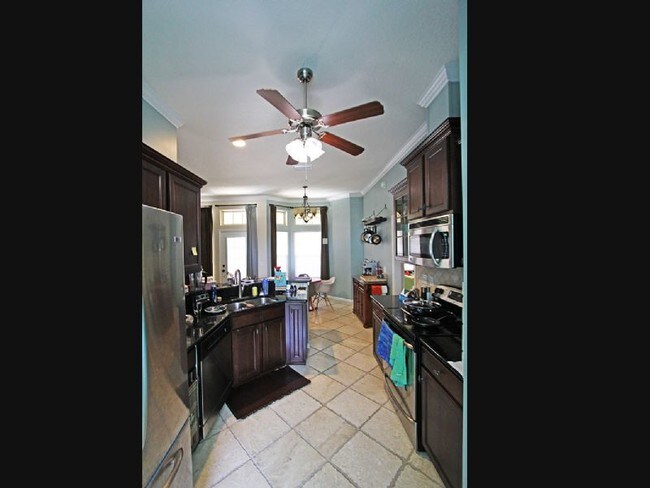 Building Photo - Beautiful Three Bedroom Model Home On Island