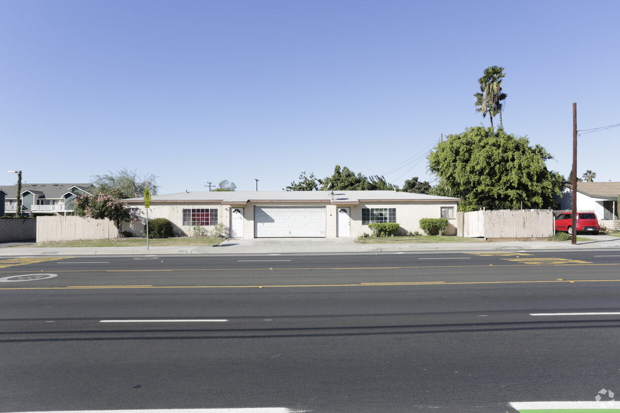 Foto principal - 402 S Newhope St