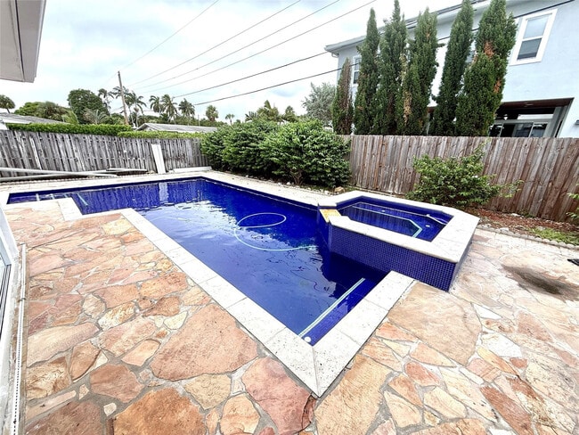 Foto del edificio - 2685 SE 5th St