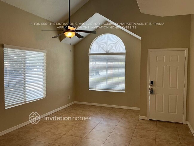 Building Photo - 441 S Maple