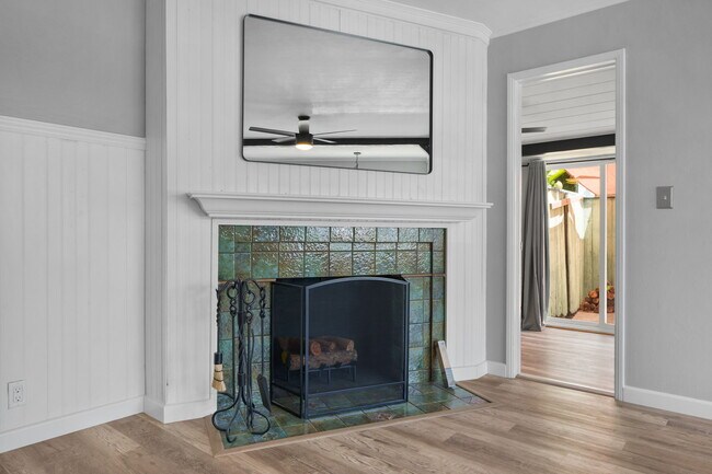Building Photo - 420 Thalia St