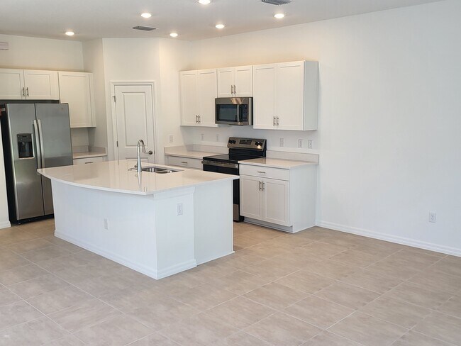 Building Photo - 15104 Cuzcorro Ct