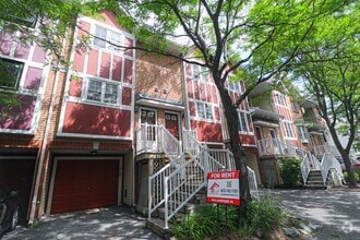 Building Photo - 25 Bayswater Ave