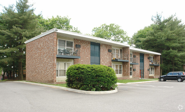 Building Photo - Vassar Garden Apartments