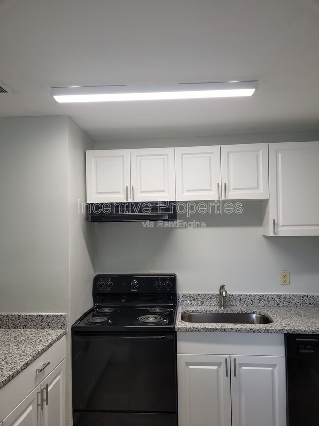 Foto del edificio - 7726 Pomelo Dr