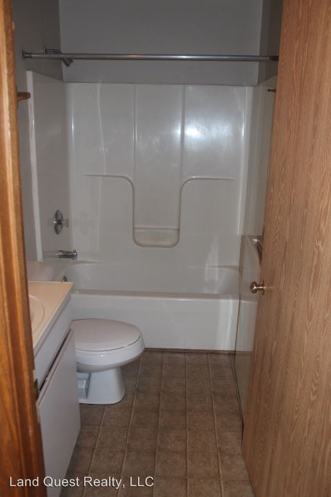 Foto del edificio - 2 br, 1 bath Apartment - 900 Center St.