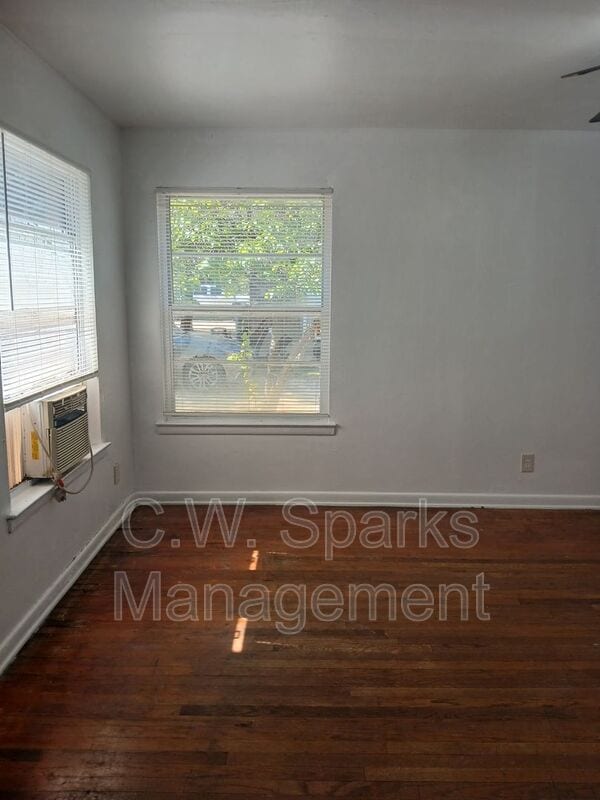 Photo - 3019 Avon St Apartment