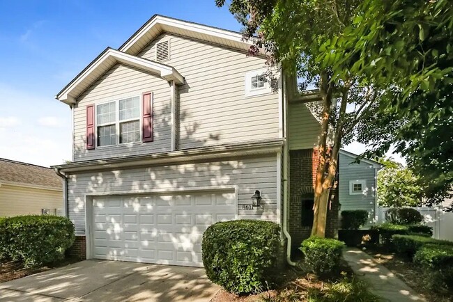 Building Photo - 8611 Meadowmont View Dr